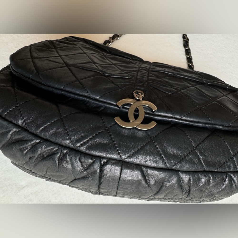 ᴿᵃʳᵉ ✨CHANEL 
Lambskin Quilted Small Sharpei Flap Black - Picture 4 of 16